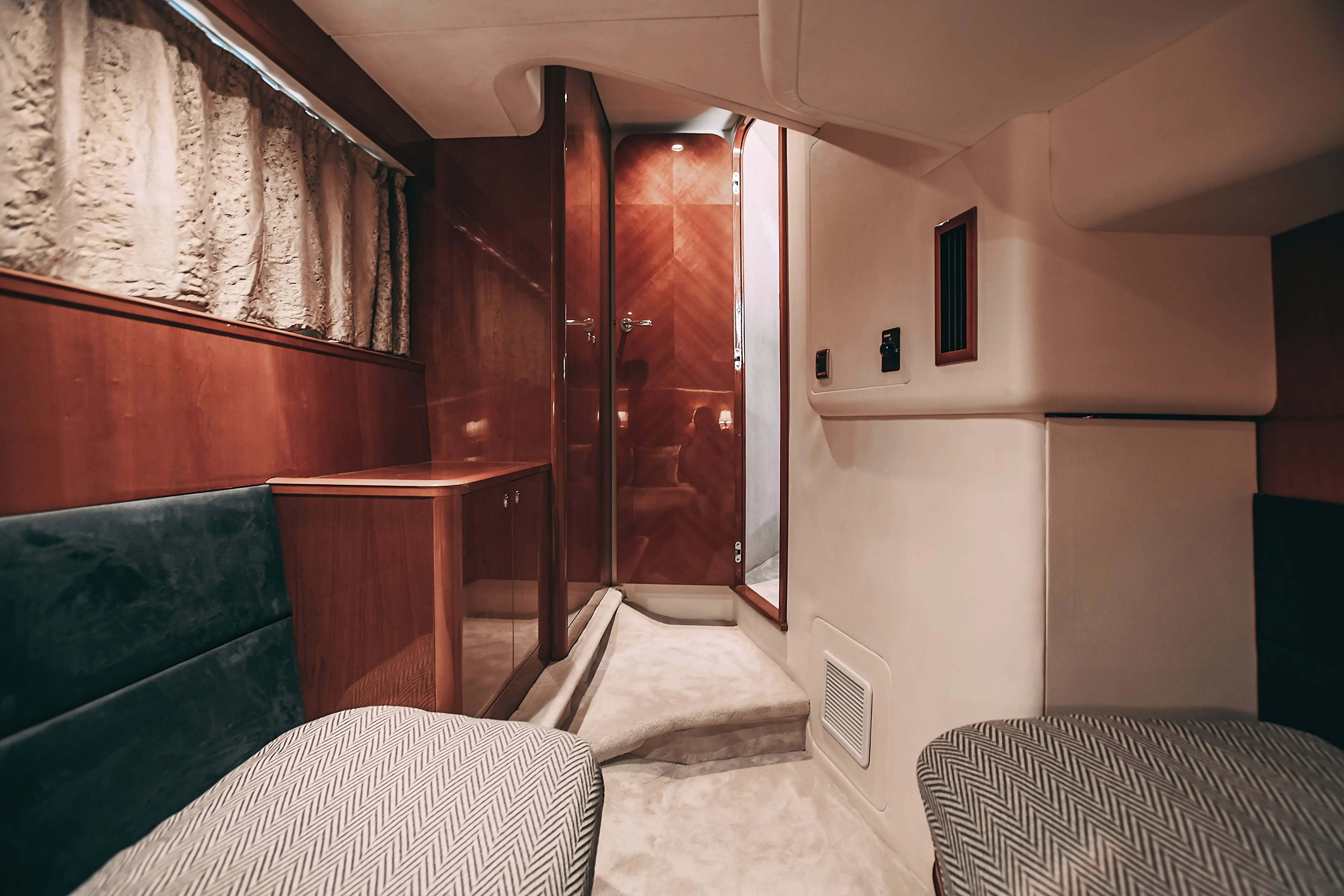 Яхта Princess 57 Esperanza image- 29